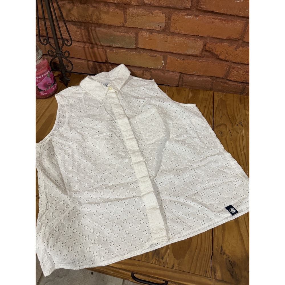 Southern Proper Women's XLarge White Eyelet Cotton Button Down Sleeveless Shirt